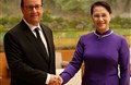 Tổng Thống François Hollande tới Việt nam Có gì mới lạ ?