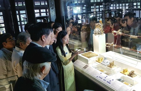 64 Bảo vật hoàng cung triều Nguyễn lần đầu về lại cố hương