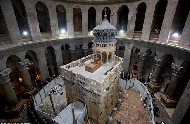 Cận cảnh hầm mộ chôn cất Chúa Jesus