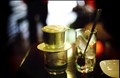 Cái nồi ngồi trên cái cốc