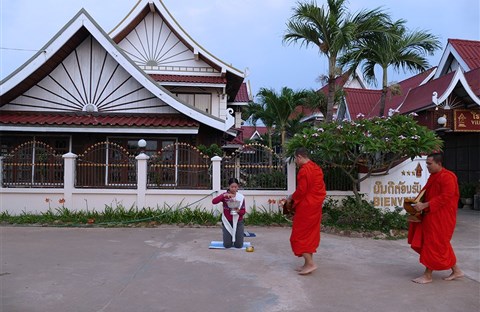 Hình ảnh đẹp mỗi sáng trên khắp đất nước Lào