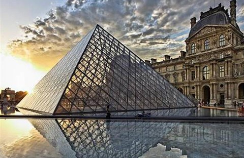Thăm bảo tàng Louvre (Paris)