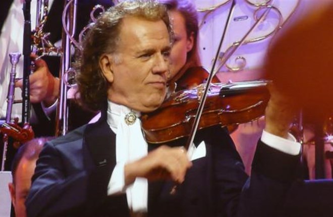 Andre Rieu và những điệu Valse tụng ca hạnh phúc