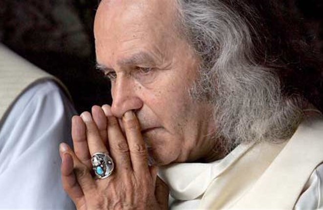 Linh mục Guy Gilbert và tiếng kêu của phụ nữ