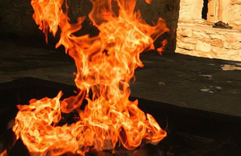 Ngọn lửa được mệnh danh là "địa ngục": Cháy được 4000 năm và không hề có dấu hiệu sẽ ngừng lại