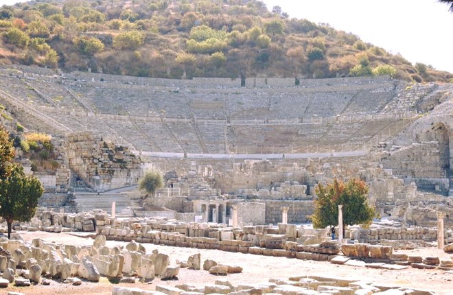 Ephesus và chuyến du hành ngược 3.000 năm