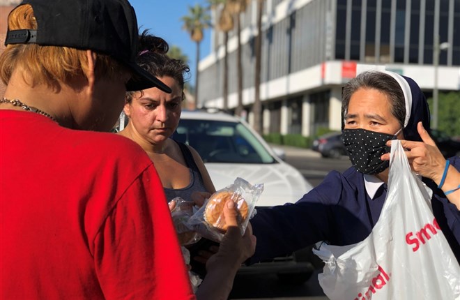 Những nữ tu gốc Việt mang sứ vụ ‘đổi đời’ cho người vô gia cư