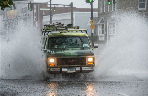 10 lời khuyên giúp lái xe an toàn khi trời mưa