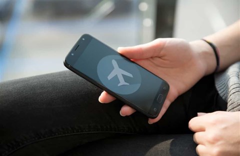 Bạn biết bao nhiêu công dụng của “chế độ máy bay” trên smartphone?