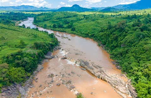 Thác nước hoang sơ giữa biên giới Việt - Lào