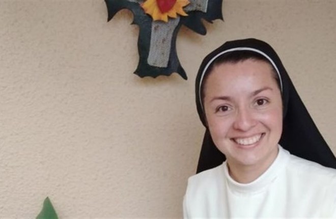 Sau hai lần được cầu hôn, Mónica cuối cùng trở thành nữ tu