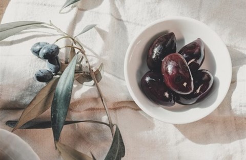 Những điều khác nhau và giống nhau của olive đen và olive xanh