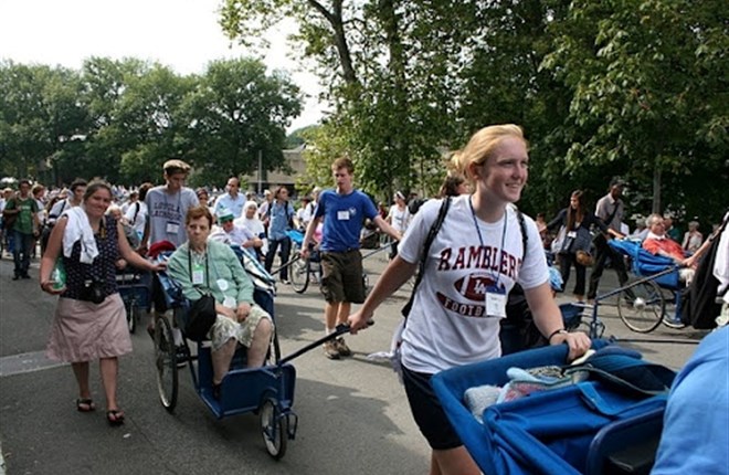 Một ngày cùng Marguerite tại Lộ Đức (Lourdes) với Đội tình nguyện Bourbonnais