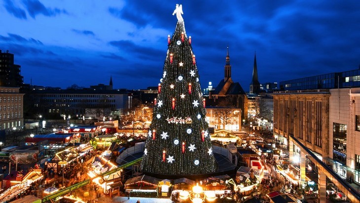 21 cây thông Noel khổng lồ nhất trên thế giới - 12