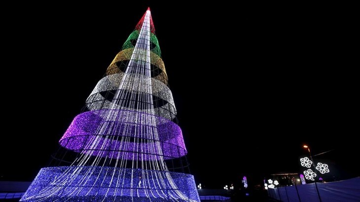 21 cây thông Noel khổng lồ nhất trên thế giới - 17