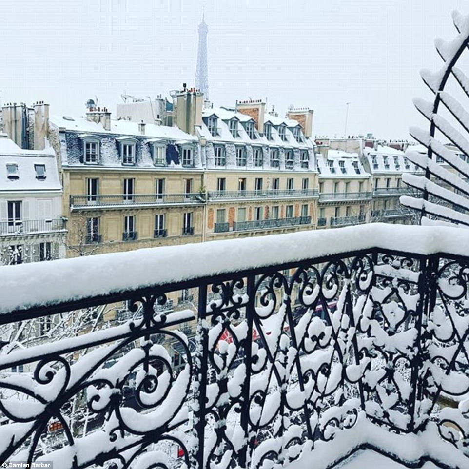 Paris bị tuyết nhấn chìm màu trắng - 4