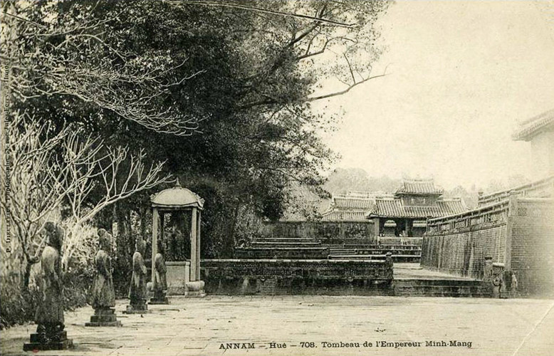 Lăng mộ các vua nhà Nguyễn 100 năm trước - 5