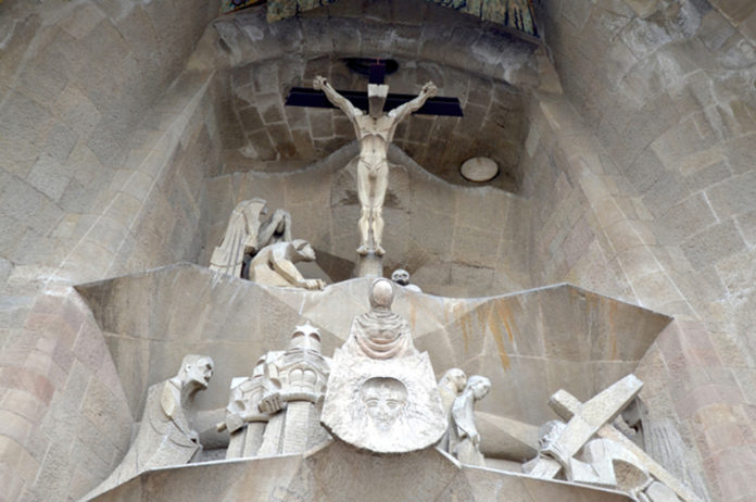 ‘Người điên’ Antoni Gaudi và nhà thờ Sagrada Familia nổi tiếng - 1