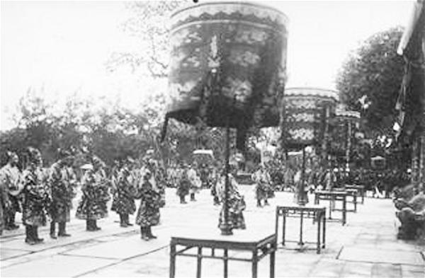 Kinh đô Huế với những lễ hội ngày xuân - 7