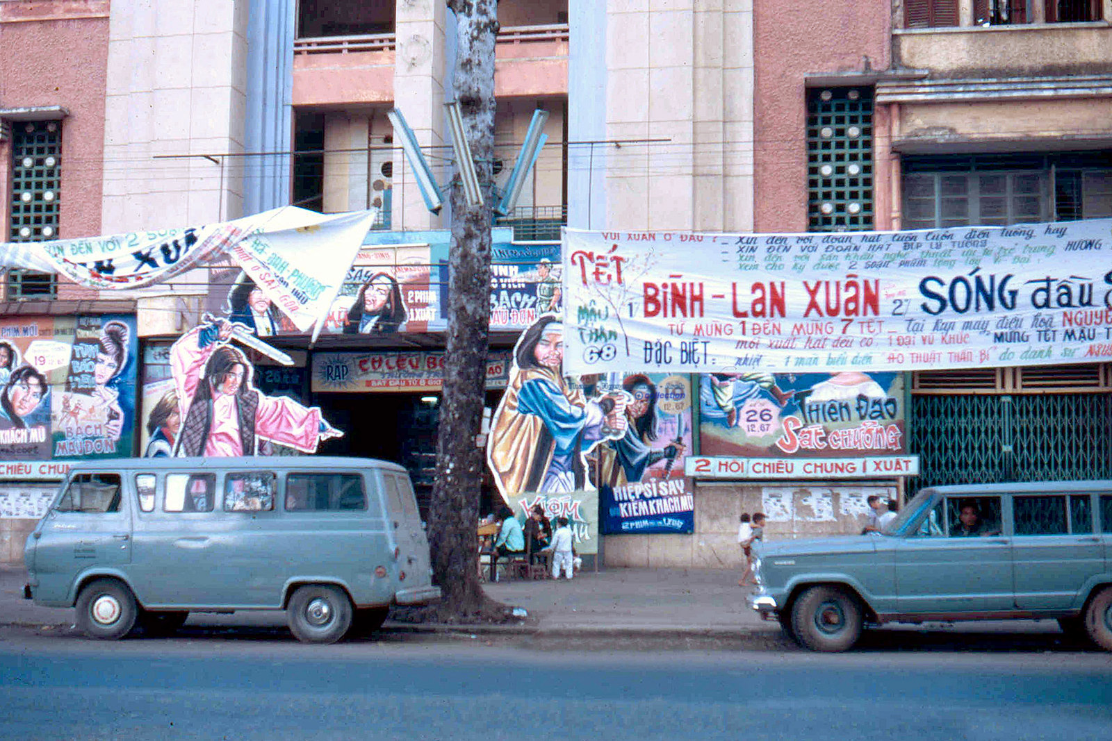 60 tấm ảnh màu đẹp nhất của đường phố Saigon thập niên 1960-1970 - 47