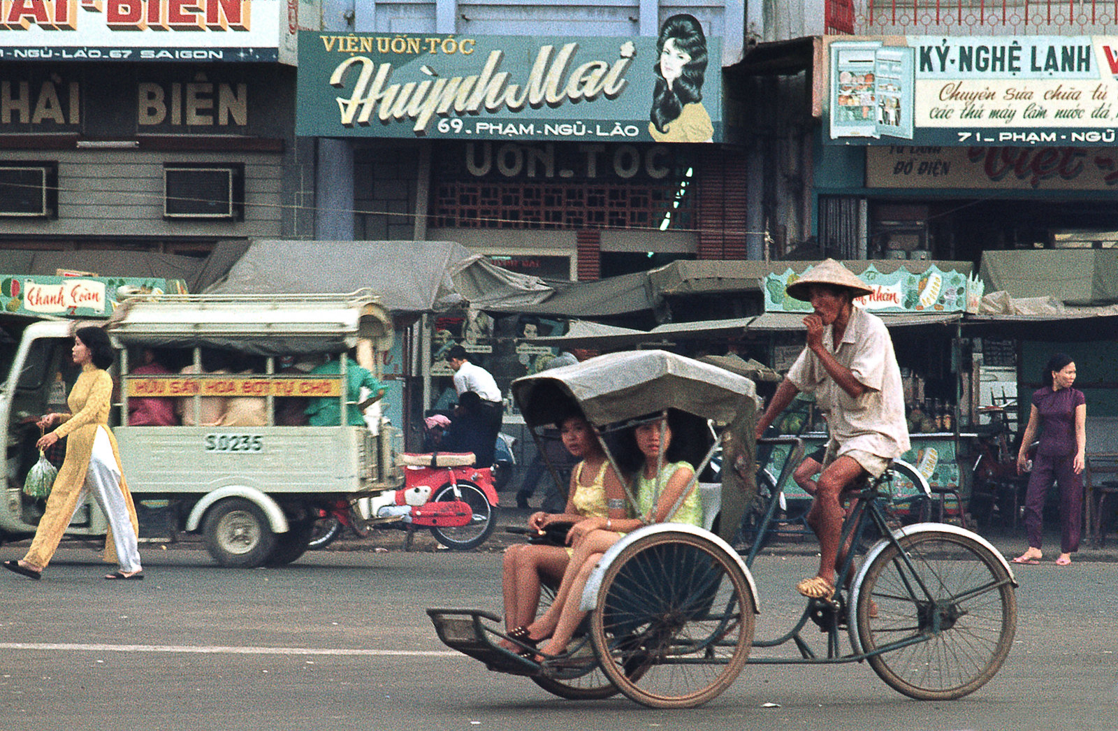 60 tấm ảnh màu đẹp nhất của đường phố Saigon thập niên 1960-1970 - 27