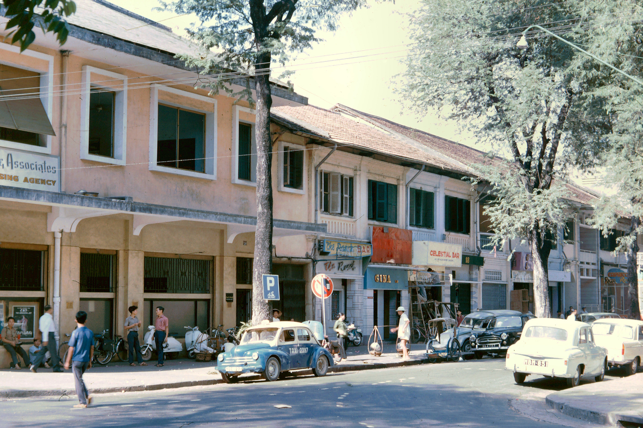 60 tấm ảnh màu đẹp nhất của đường phố Saigon thập niên 1960-1970 - 12