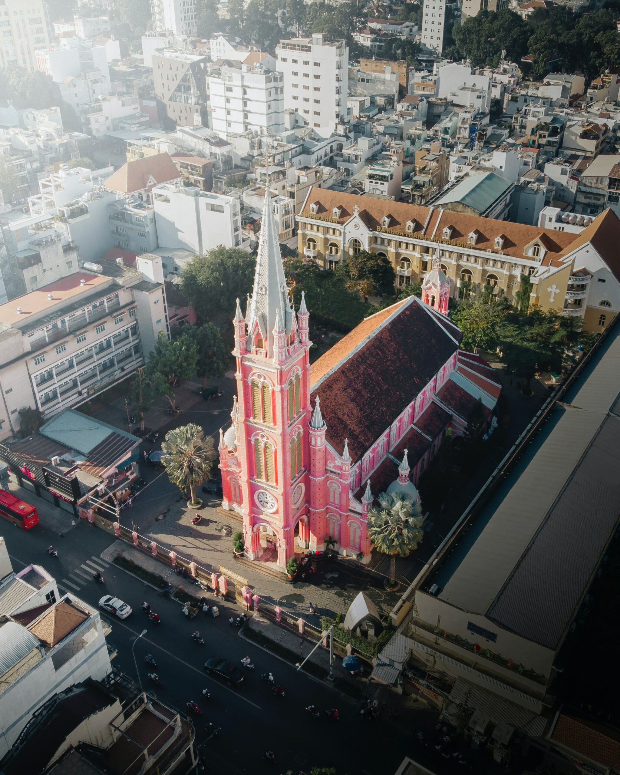 Nhà thờ ở Sài Gòn, nét độc đáo Tây phương trên nền văn hóa Á Đông - 5